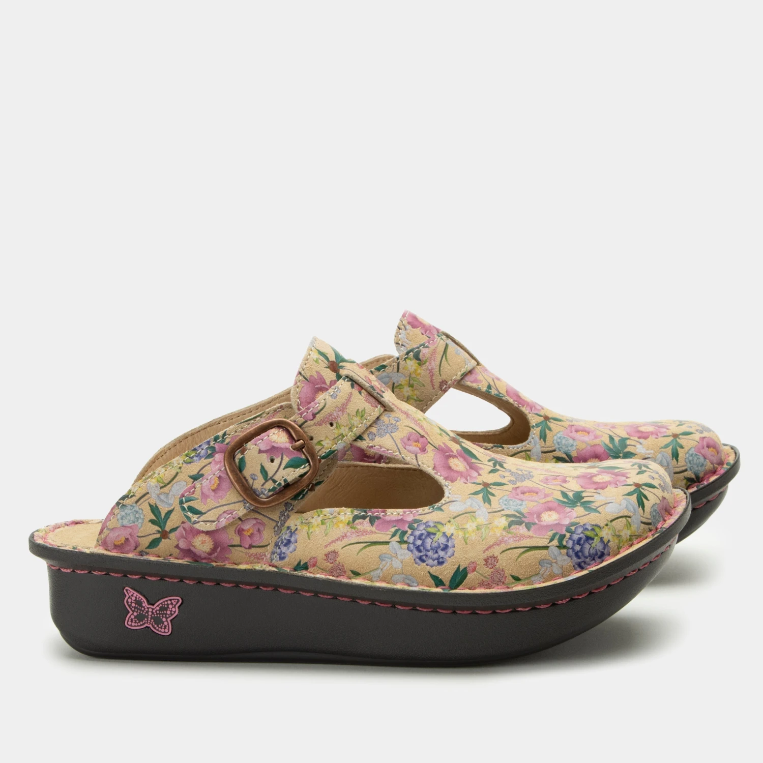 Shoes Classic A Fine Romance Shoe 5 Shoes Classic A Fine Romance Shoe - Image 3