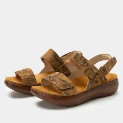 Bailee Folkie Sandal